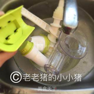 鲜榨梨汁的做法步骤：6