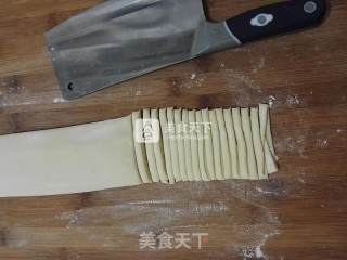 手擀玉米面鸡蛋面条的做法步骤：10