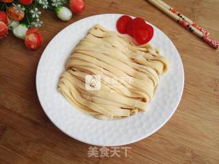 手擀玉米面鸡蛋面条的做法步骤：11