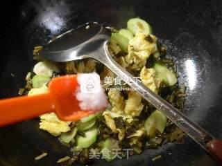 雪菜鸡蛋炒丝瓜的做法步骤：10