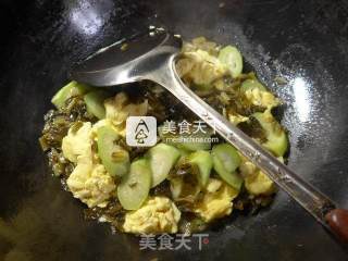 雪菜鸡蛋炒丝瓜的做法步骤：12