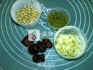 红枣百合绿豆豆浆的做法步骤：1