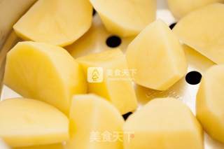 灵动美食|教你分清芝士与奶酪区别的焗土豆泥的做法步骤：1