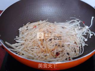 豆豉炒金针菇的做法步骤：7