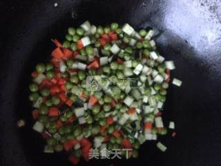菠萝炒饭的做法步骤：5