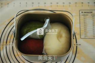 充满春天气息的早餐——彩色斑纹吐司的做法步骤：4