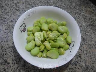腊肉蚕豆炒娃娃菜的做法步骤：2