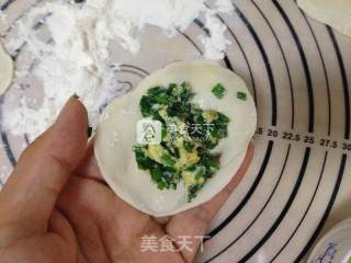 烤韭菜盒子的做法步骤：4