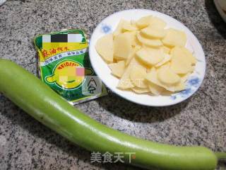 榨菜丝长瓜煮土豆的做法步骤：1