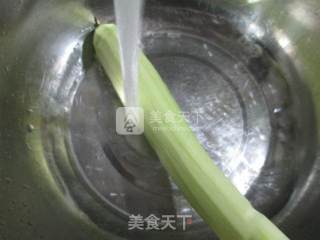 榨菜丝长瓜煮土豆的做法步骤：2