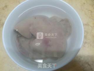 红酒炖猪腰的做法步骤：2