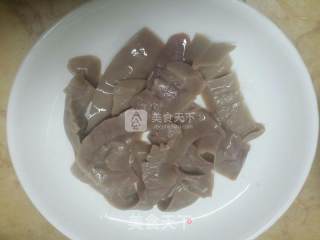 红酒炖猪腰的做法步骤：3