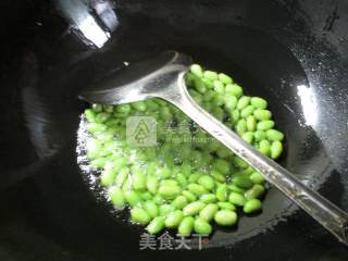 开洋笋干菜炒毛豆的做法步骤：3