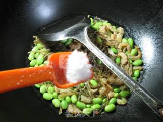 开洋笋干菜炒毛豆的做法步骤：7