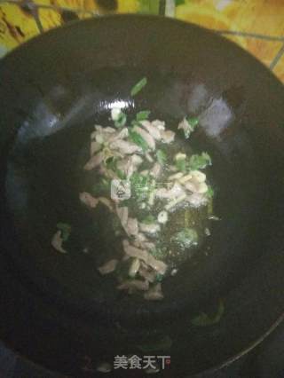 芹菜炒粉条的做法步骤：3
