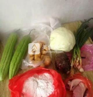 广西式苦瓜豆腐酿的做法步骤：1