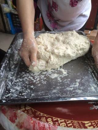 盐菜腊肉包子的做法步骤：6