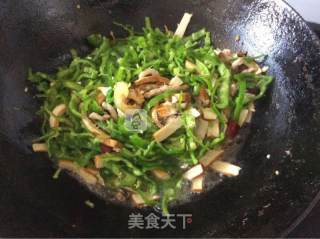 家常香干炒肉丝的做法步骤：6