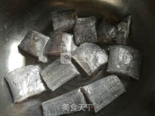 烤带鱼的做法步骤：1
