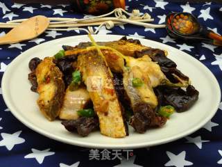 木耳炒鱼的做法步骤：10