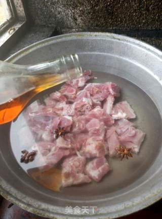 排骨炖土豆豆角的做法步骤：2