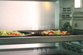 金枪鱼杂蔬披萨的做法步骤：9