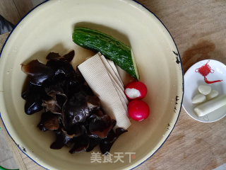 小炒时蔬的做法步骤：1