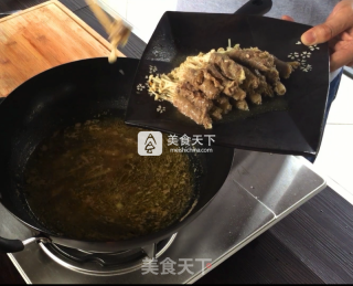 简妹小厨：墨椒金针菇肥牛卷的做法步骤：11