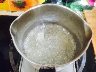 焦糖太妃纸杯蛋糕的做法步骤：1