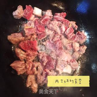 黑胡椒牛肉的做法步骤：1