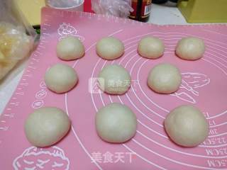 蜜豆花型面包的做法步骤：7