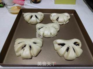 蜜豆花型面包的做法步骤：14