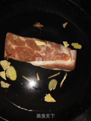 梅菜土豆扣肉的做法步骤：2