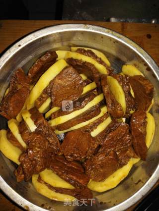 梅菜土豆扣肉的做法步骤：6