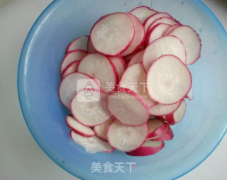 凉拌红皮萝卜的做法步骤：2