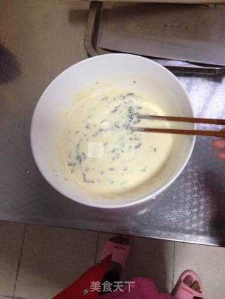 紫菜鸡蛋饼的做法步骤：1
