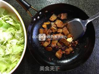 初夏瘦身美容餐桌上解腻开胃的麻辣手撕五花肉包菜的做法步骤：9