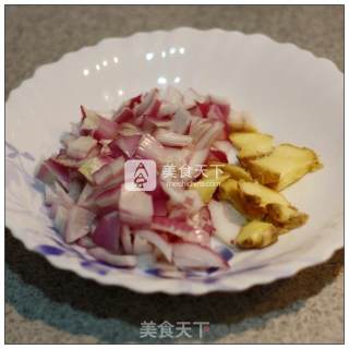 酸甜美味---番茄牛腩面的做法步骤：2
