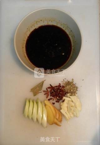 蜜汁烤鸭腿的做法步骤：1