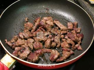啤酒炖土豆牛肉的做法步骤：1