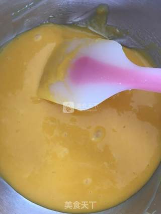 八寸鸭蛋戚风蛋糕的做法步骤：5