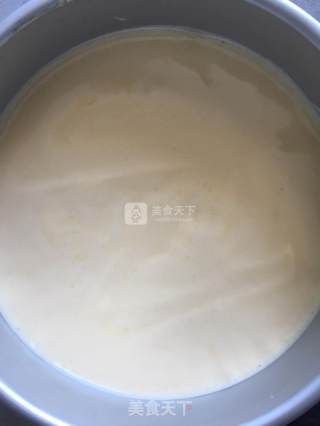 八寸鸭蛋戚风蛋糕的做法步骤：10