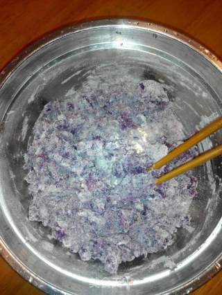 紫薯馒头的做法步骤：2