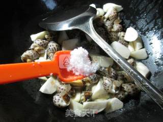 茭白炒花螺的做法步骤：9