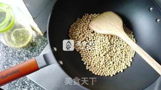 简易版驴打滚的做法步骤：1