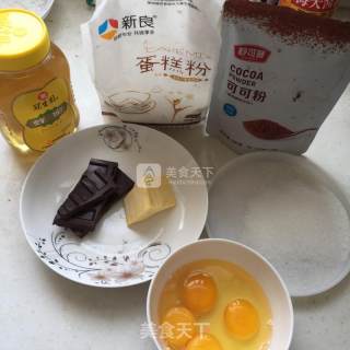巧克力凹蛋糕的做法步骤：1