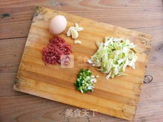 美味家常牛肉炒饭的做法步骤：1