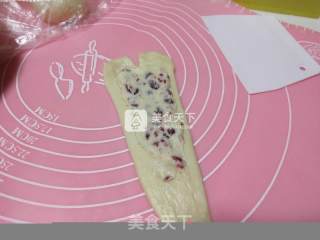 蔓越莓奶酪面包卷的做法步骤：16