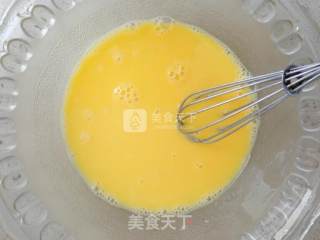 可可戚风咕咕霍夫蛋糕（7寸）的做法步骤：2