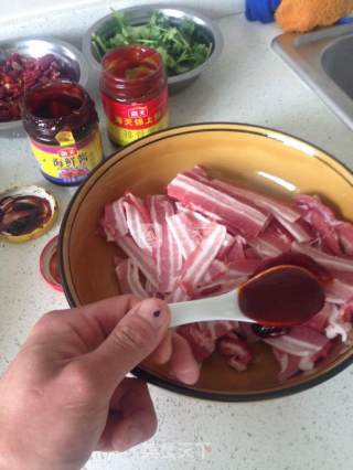 香辣五花肉的做法步骤：4